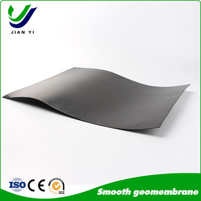Umweltprojekt HDPE Glatte Geomembran Säure- und Alkalibeständig 700% Verlängerung beim Bruch 0,3 mm 3,0 mm Dicke