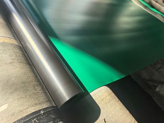 Schwarz-grüner, doppelfarbiger, glatter Geomembran aus HDPE, geeignet für verschiedene wasserdichte Projekte