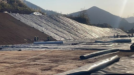 HDPE-Glattgeomembran für Deponienwasserbehandlung, Bergbau und längere Lebensdauer