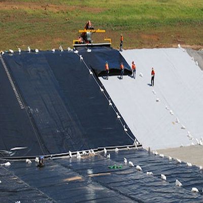 Geomembran aus HDPE mit Textur aus Spaltenpunkten