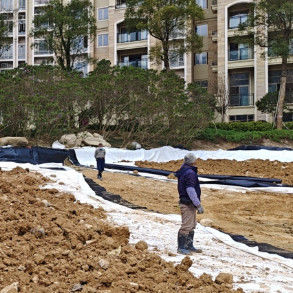 Langlebige HDPE-Glattgeomembran für künstliche See-Anti-Seepage-Projekt Bruchfestigkeit 20-80N/mm Verlängerung bei Bruch 700%