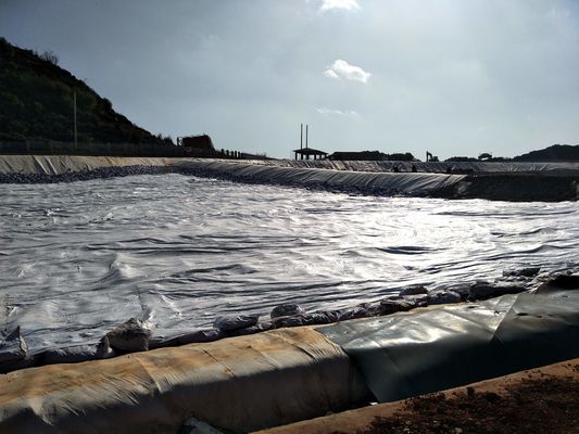 Chemische Beständigkeit von Hochdichte-Polyethylen-HDPE-Geomembranen