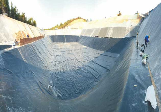 Dicke und langlebige Geomembran aus HDPE Die ultimative Auskleidungslösung für Infrastrukturprojekte