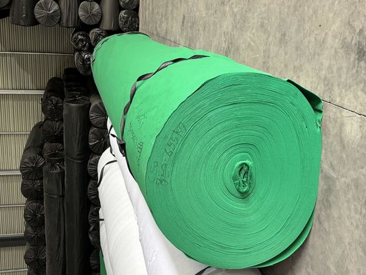 Geotextil aus Nadelstaub gewebter Gewebe aus kurzen Fasern mit höherer Permeabilität, Filtrationspräzision und Vegetationsbeständigkeit