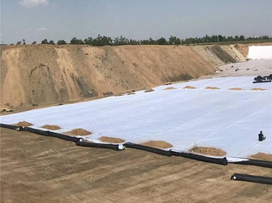 Straßenbau Geotextil aus nicht gewebten Stoffen Dauerverstärkung mit überlegener Leistung und Langfaserlänge 50m-200m