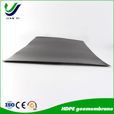 Ausgezeichnete chemische Beständigkeit HDPE-Geomembran für die Installation von Heißweißschweiß in Glanzregelungs-Teichprojekten
